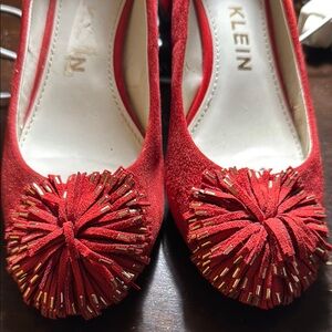 Anne Klein AK Happy Pom-Poms Leather Velvet Shoes Block Red Heel Pump Size 7